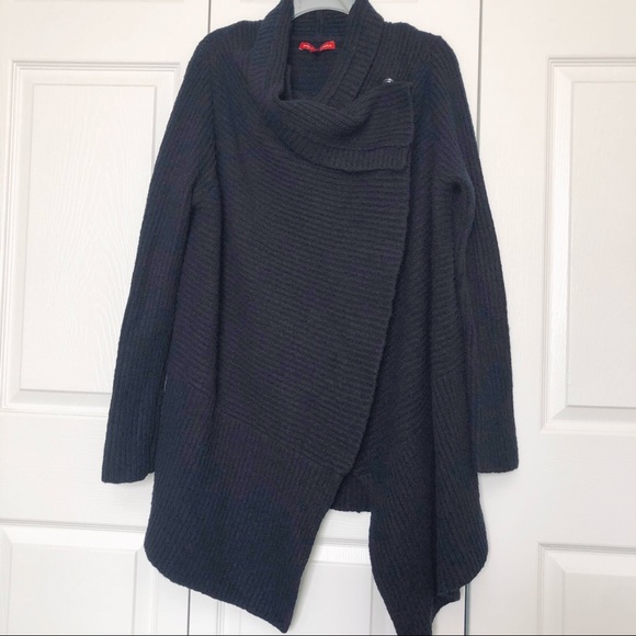 Saks Fifth Avenue Sweaters - Saks Fifth Avenue Black Flyaway Cardigan Sweater